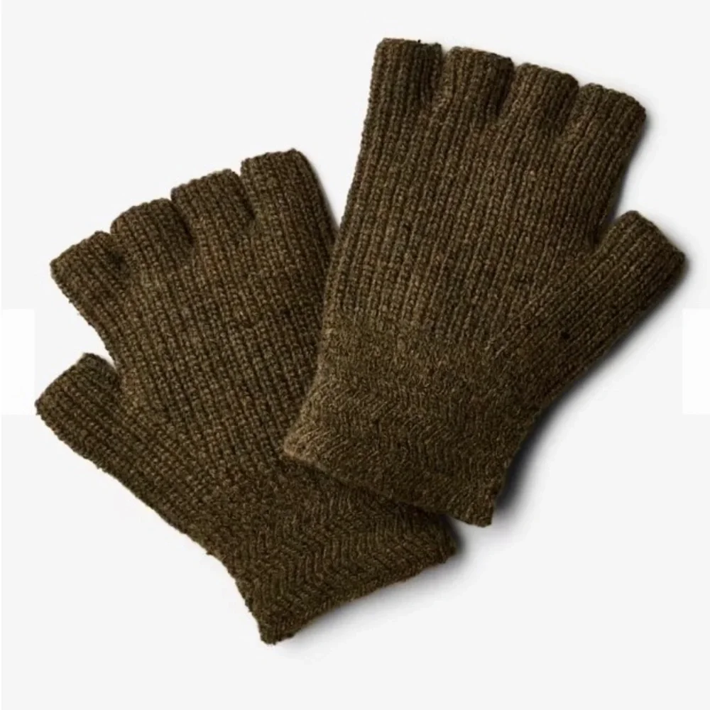 Brown Knitted Fingerless Gloves with Durable Palm Patch - Picture 4 of 6